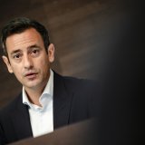 Le conseiller d'Etat vaudois Vassilis Venizelos a présenté jeudi le projet de nouvelle loi sur l'énergie, dont il espère une entrée en vigueur en 2026. KEYSTONE/JEAN-CHRISTOPHE BOTT
